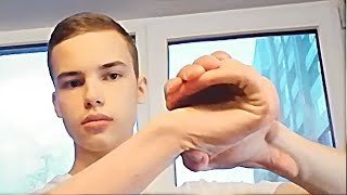GUY SHOWED HIS CRAZY HANDS