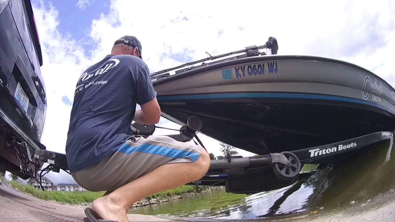 How to unload and load your bass boat. - YouTube