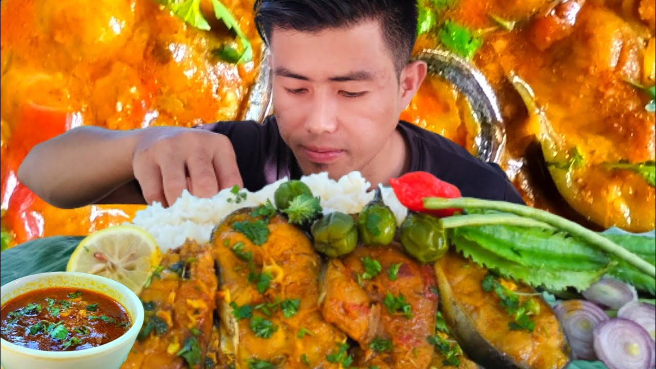 Eating Delicious Pangas Fish Curry Fatty Fish King Chilly Naga