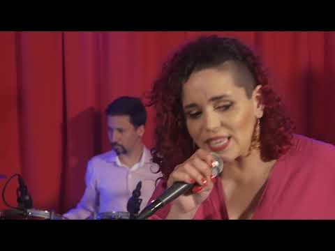 Mel Rocha em apresentação