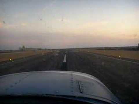 landing with 28knots crosswind at meacham internat...