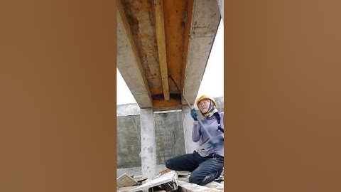 Beam wooden formwork dismantling process