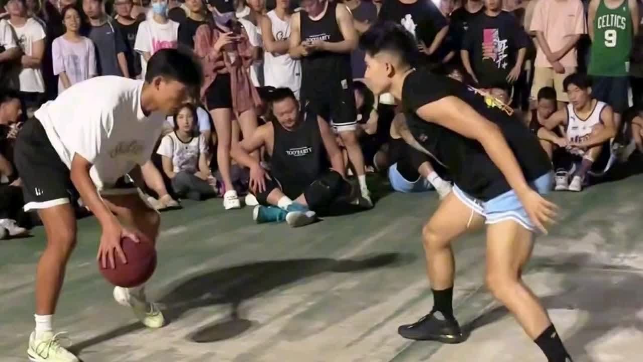 周楷恒单挑海南最强选手，观众：一起喝椰子