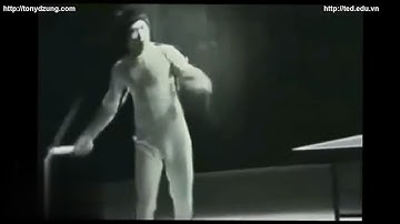 Lý tiểu Long Bruce lee đánh bóng bàn bằng côn nhị khúc