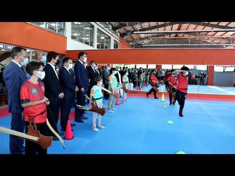 BAKAN KURUM HARMANCIK KAPALI PAZAR YERİ VE SOSYAL TESİSİNİ AÇTI