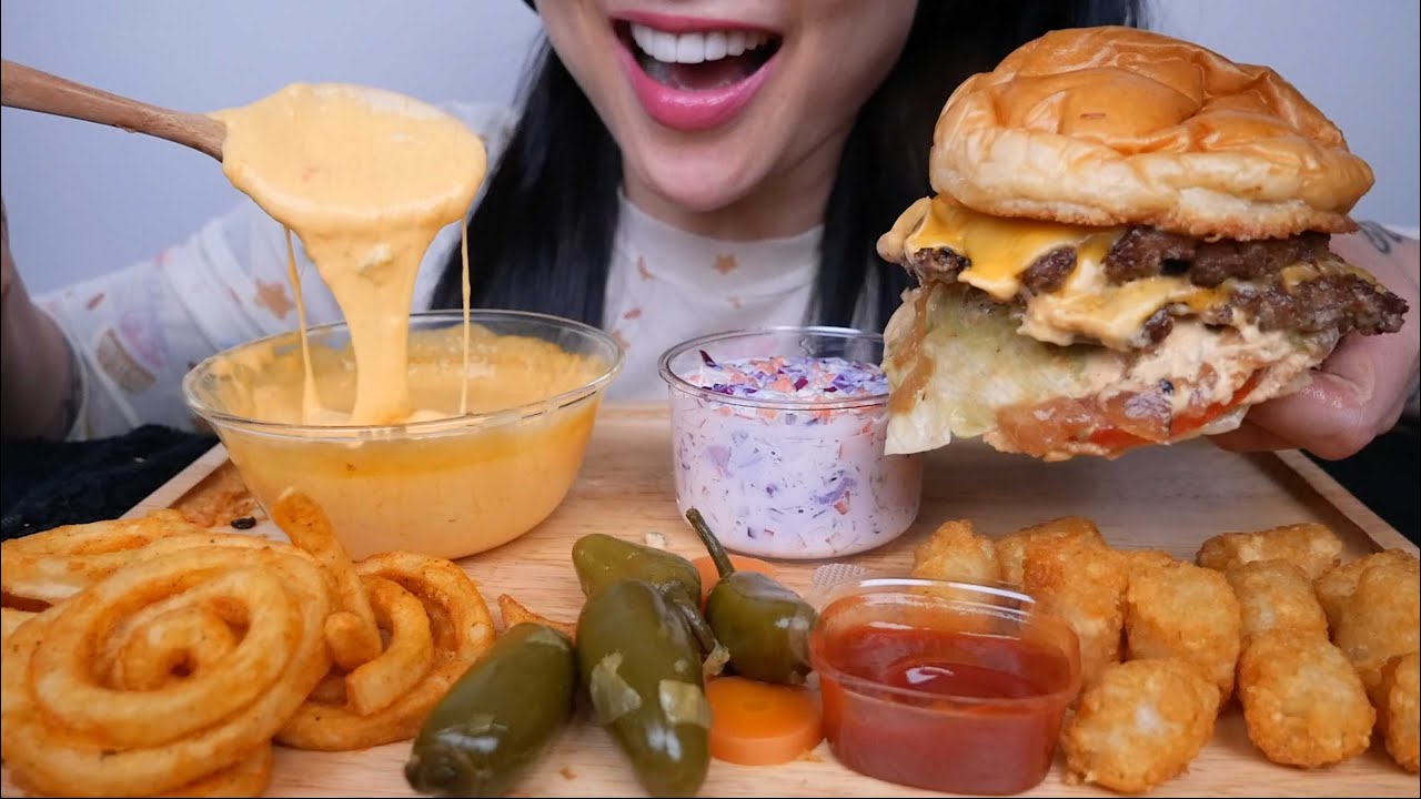 SUPER MESSY JUICY CHEESY BURGER (ASMR EATING SOUNDS) LIGHT WHISPERS | SAS-ASMR