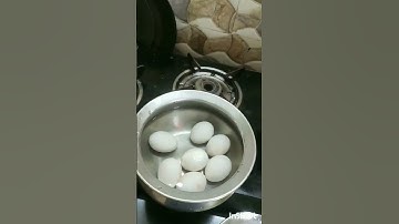 tips to remove the eggshell without breaking the egg #shorts #dailyshorts
