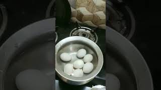 tips to remove the eggshell without breaking the egg #shorts #dailyshorts