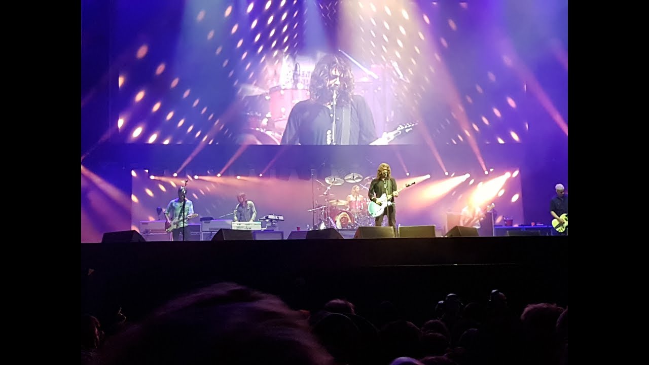 Foo Fighters - All my life (Opening) @ Rock Werchter 2017 [Fan Footage]
