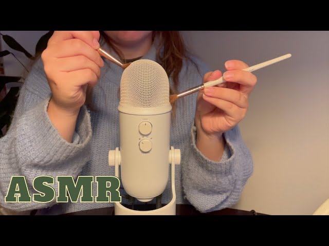 ASMR Classic mic brushing