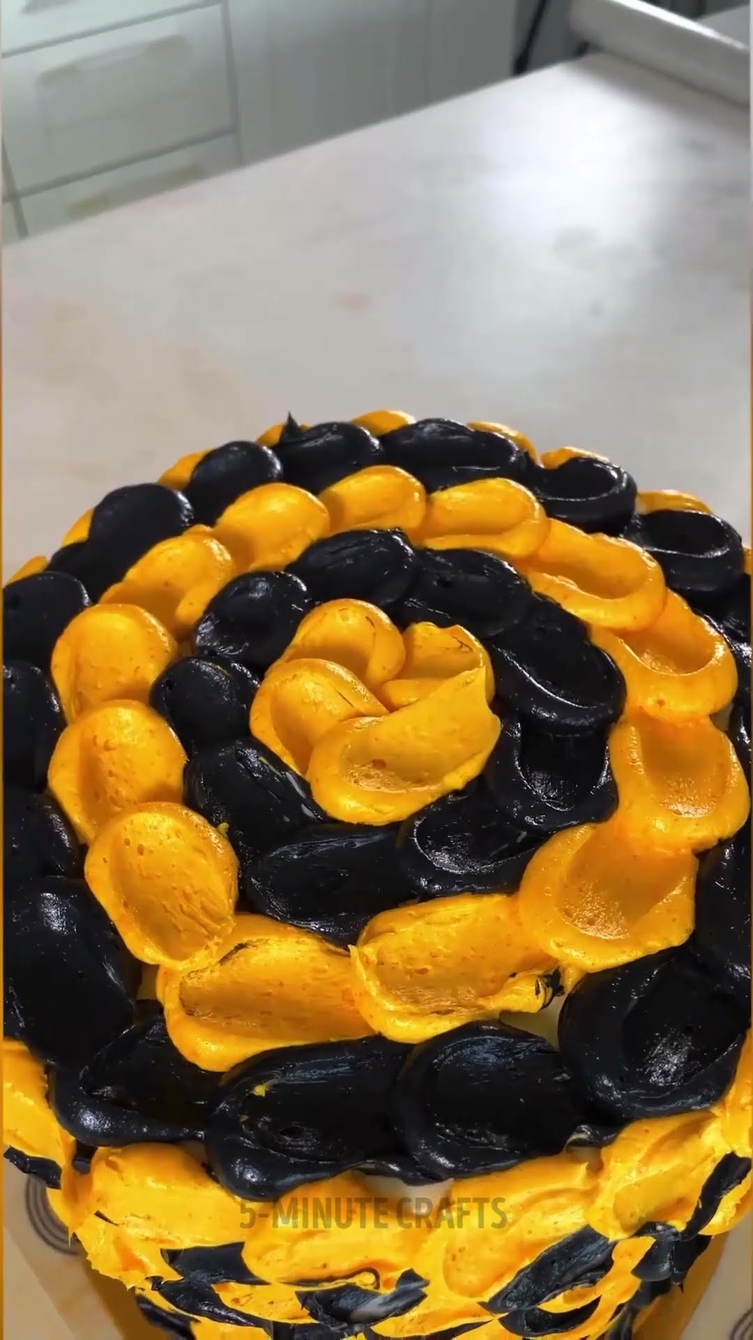 Cool Cake Decorating Hacks?