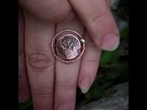 Forest Creations - Kinetic jewelry - Earth and Moon Kinetic Ring