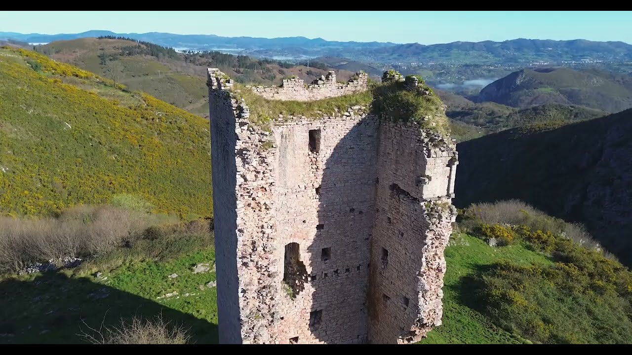 The eternal guardian of Morcín | Central Mountains of Asturias