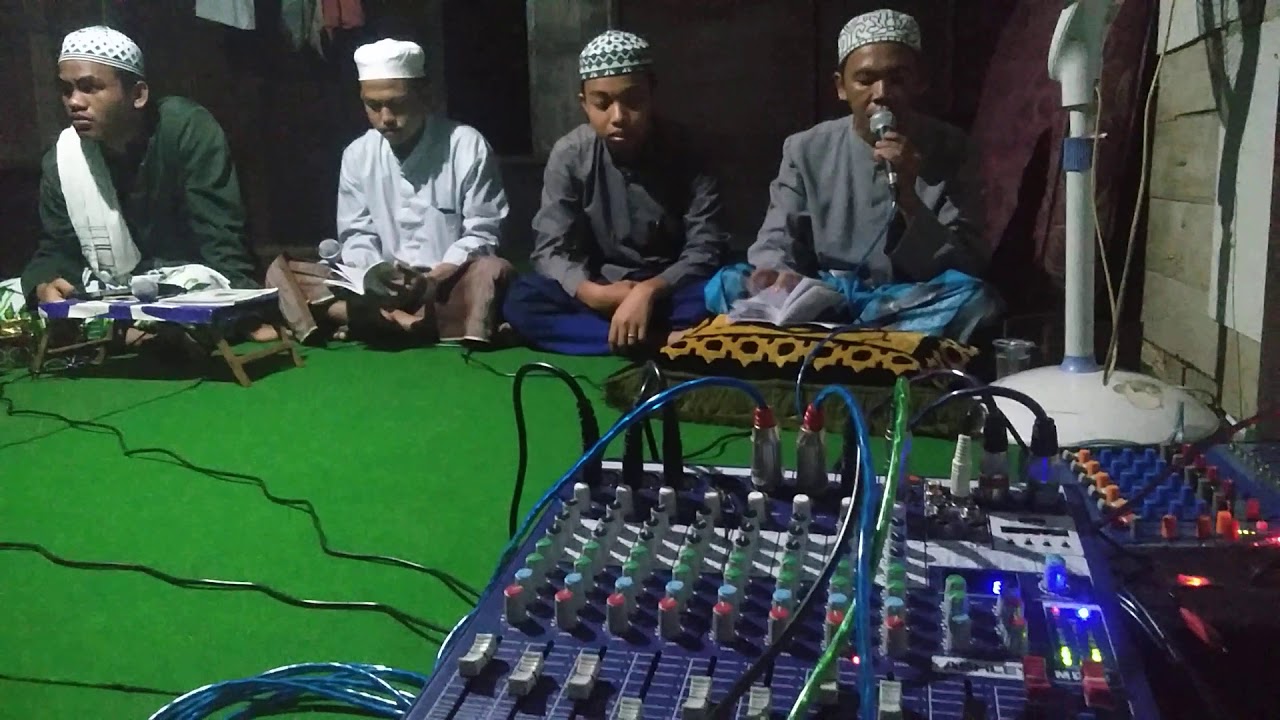 Syair ya thoybah🤗 yang di bwakan oleh ustad wardani 😍 bersma gerub