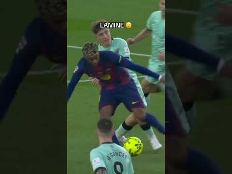 This replay angle of Lamine Yamal dribbling past Athletic Club players 💨