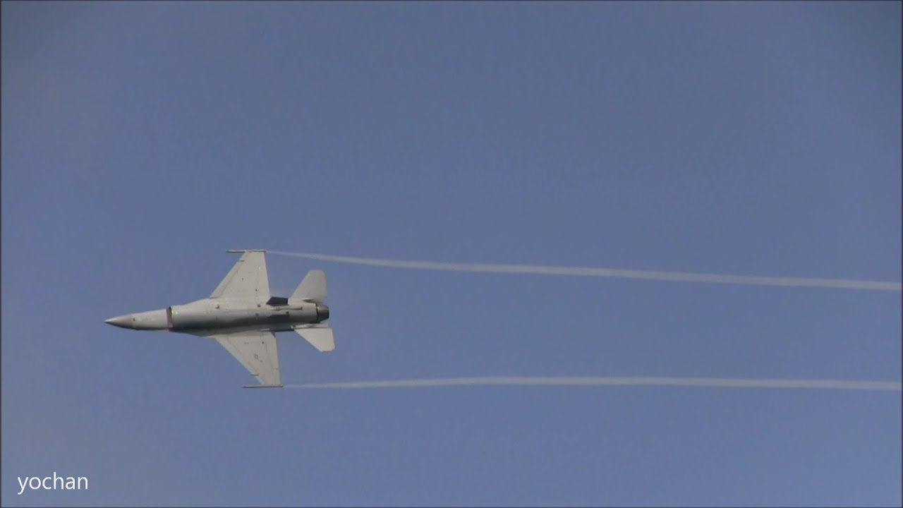 F-16 Demonstration Flight.Air Festival (Rehearsal) "USAF,35th Fighter Wing".at Misawa Air Base