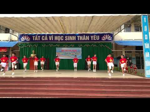 Video Nối vòng tay lớn - Remix Nhảy hiện đại lớp 3 - Trường... - YouTube