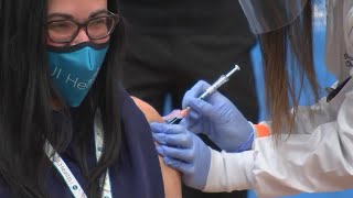 First doses of COVID-19 vaccine administered in Chicago