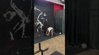 Bacanje Medicinke U Zid Iz Atletskog Starta