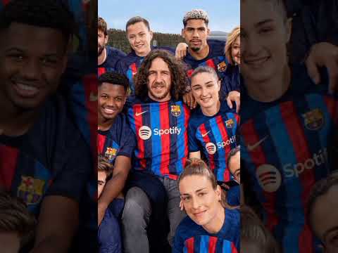 Gerard Pique Enjoying Life With Friends And Family Football Soccer Barcelona Bundesliga Laliga