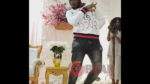 Shaku Shaku! Everyone Went Gaga As Slimcase Comes To Perform For Oba Elegushi''s Brother &His Wife