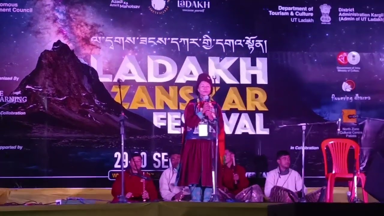 Young Kumic - Zanskar Girls take the Show . Zanskar Ladakh Festival