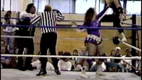 Women's Champion Brittany Brown (w/ Steve King) vs...