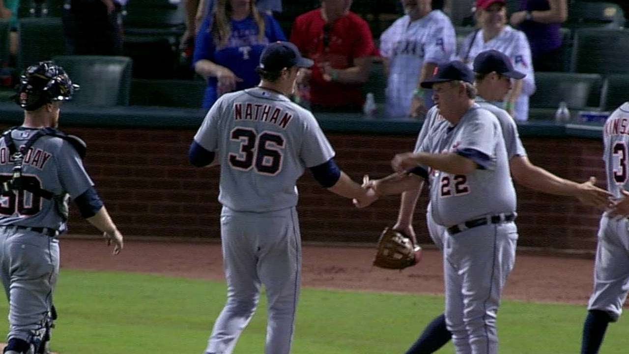 DET@TEX: Nathan fans Pena to complete the save