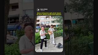 Sokak müzisyenine eşlik etmek isteyen bir amca, şarkıya kendini fazla kaptırıyor - Part2