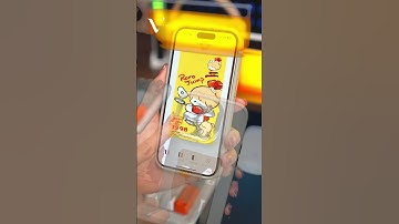 E ink case - Display any photo instantly - from celebrities to to-do lists, mottos, logos, or pets..