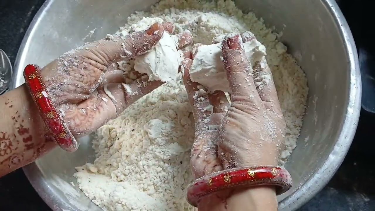 Chhat special Namak pare ya namkin bahut aasan tarike se     ( @cook with sweta - 09)