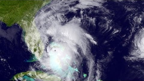 Team Coverage: Hurricane Matthew hits the Florida coast