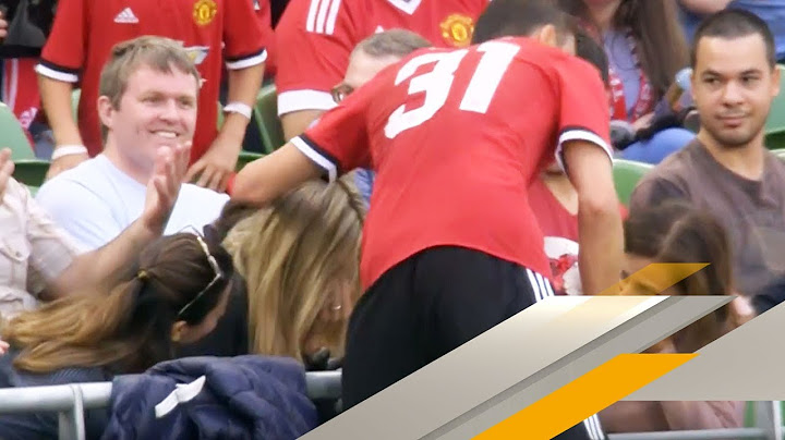 Autsch! Neuer United-Star Matic schießt Fan-Schönheit ab | SPORT1
