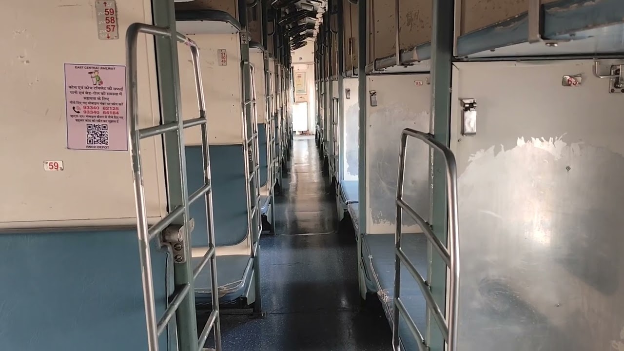 aap log train mein saaf Safai ho chuka hai dekh Kar bataiye Kaisa lag raha hai