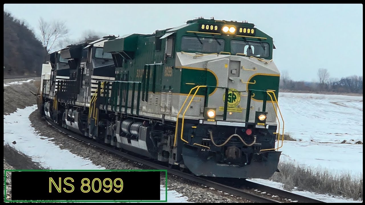 [HD] Dropped Everything for THIS Train… NS 8099 Southern Heritage Unit ...