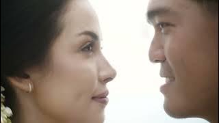 Estelle Linden & Pang Xue Kai: Pernikahan Jawa Serba Putih Bertema Scattered Garden