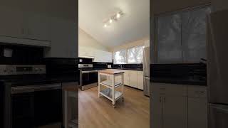 3 Bedroom Bi-Level In A Prime Location | 80 Bobolink Bay 3 Bedroom Bi-Level In A Prime Location | 80 Bobolink Bay