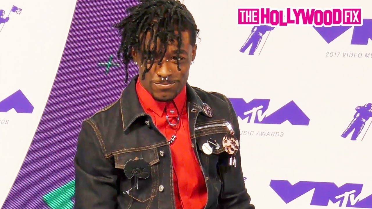 Lil Uzi Vert Argues With Paparazzi About Showing His Face At The 2017 MTV Video Music Awards In L.A.