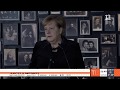 Ángela Merkel "avergonzada" durante visita a Auschwitz