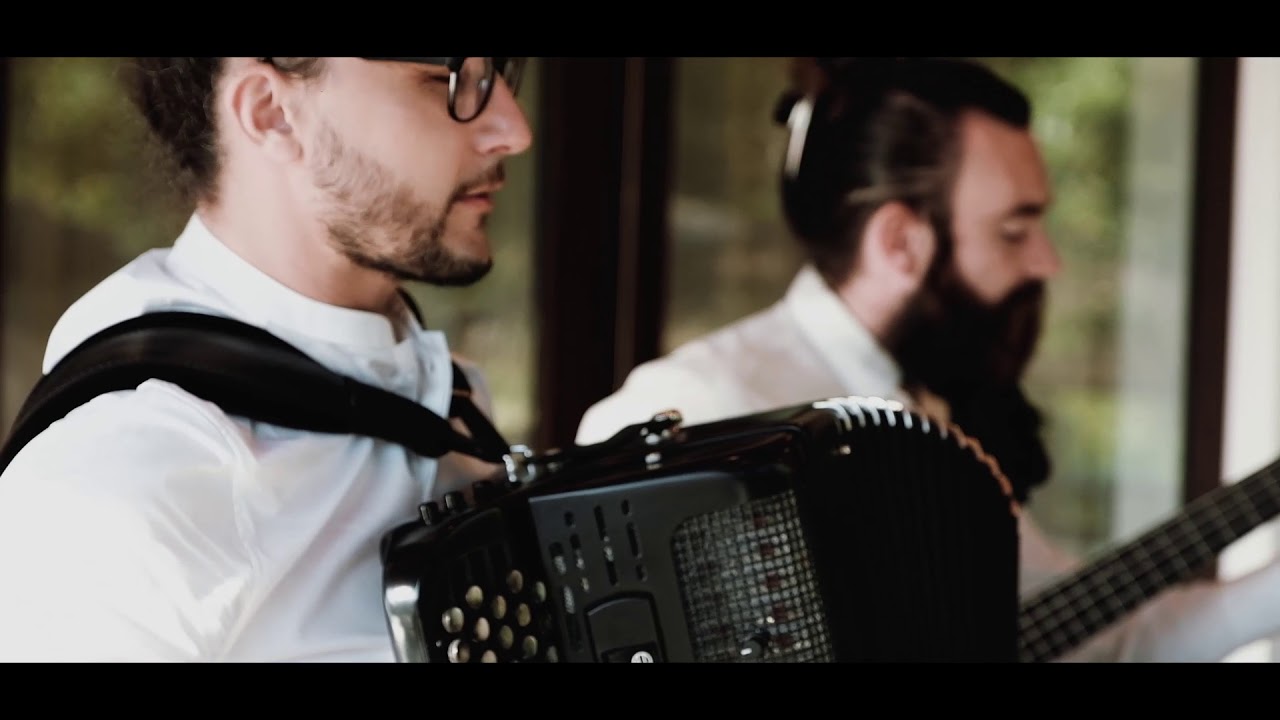 Loïc Da Silva jamming in his own wedding