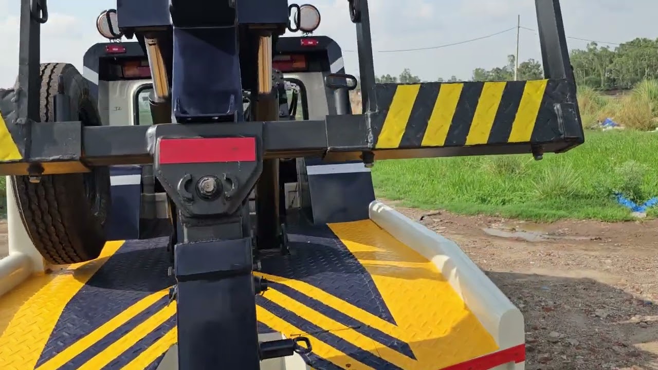 Bolero pick up on fabrication tow crane system by Kamal crane  ambala (HR) 93555 27399