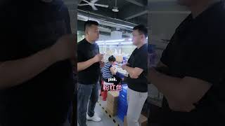 Thermochromic tech magic, 30W charger shell changes color with temperature