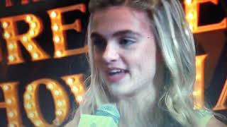 Celebrity Skylar Dunn’s live interview @The Greatest Showman Premiere Net Worth