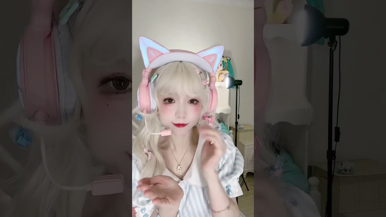 Kawaii Lolita fashion girl with the cutest pink cat ear headphones!!