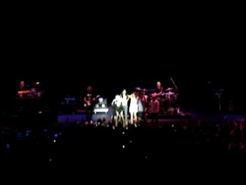 Obejrzyj Cyndi Lauper - "Good Enough" Live Buenos Aires 21/11/08 w YouTube Obejrzyj Cyndi Lauper - "Good Enough" Live Buenos Aires 21/11/08 w YouTube