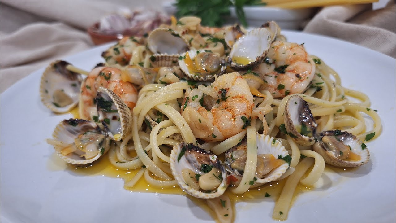PLATO DEL DÍA - TALLARINES CON ALMEJAS Y GAMBAS
