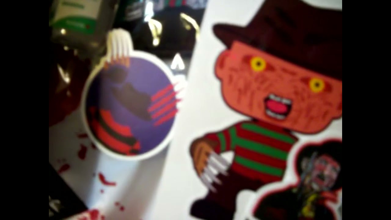 FREDDY KRUEGER SUPER DELUXE MYSTERY BOX AMELIA