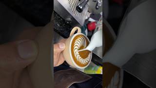 Si te gusta Suscribete ❤️.  #vortex #latteart #latteartcollection #coffeetime #venezuela #latte