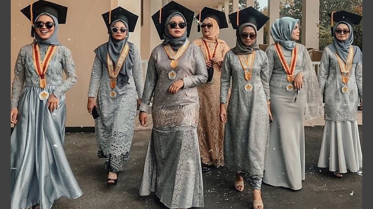 32 Inspirasi Model  Kebaya  Wisuda  Modern 2021 2021  Untuk 