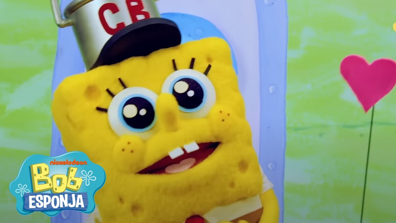 Pineapple Playhouse | ¡¿Bob Esponja trabaja para Plankton?! | Bob Esponja en Español